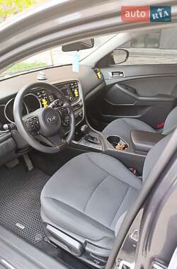 Седан Kia Optima 2015 в 