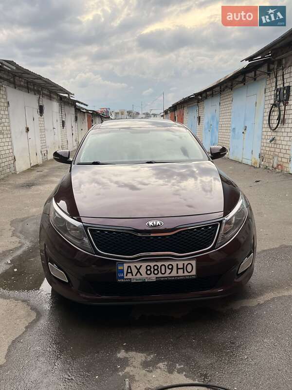 Седан Kia Optima 2014 в 