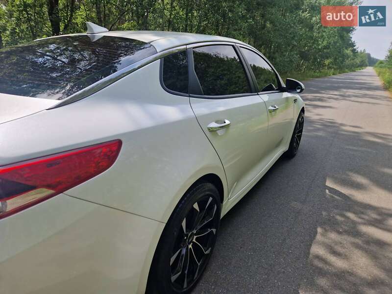 Седан Kia Optima 2016 в Бородянці
