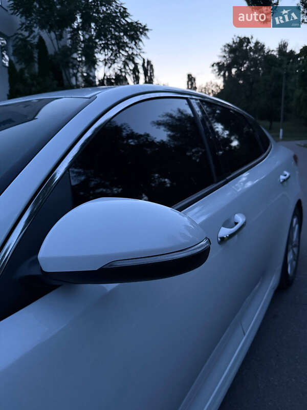 Седан Kia Optima 2016 в Кременчуге