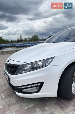 Седан Kia Optima 2011 в 
