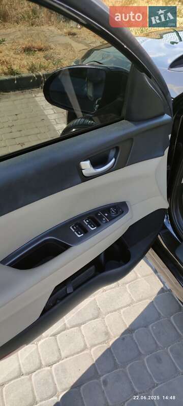 Седан Kia Optima 2017 в Павлограде