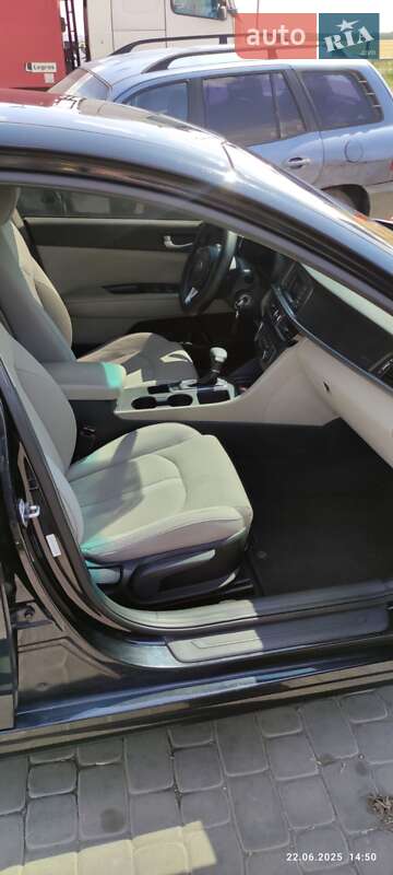 Седан Kia Optima 2017 в Павлограде