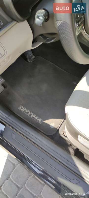 Седан Kia Optima 2017 в Павлограде