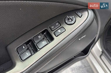 Седан Kia Optima 2013 в 