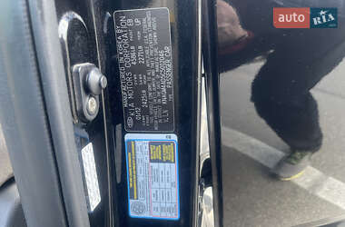 Седан Kia Optima 2012 в 