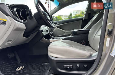Седан Kia Optima 2012 в 