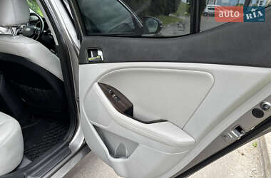 Седан Kia Optima 2012 в 