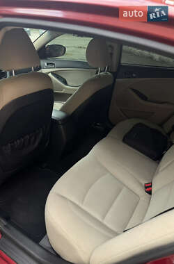 Седан Kia Optima 2014 в 