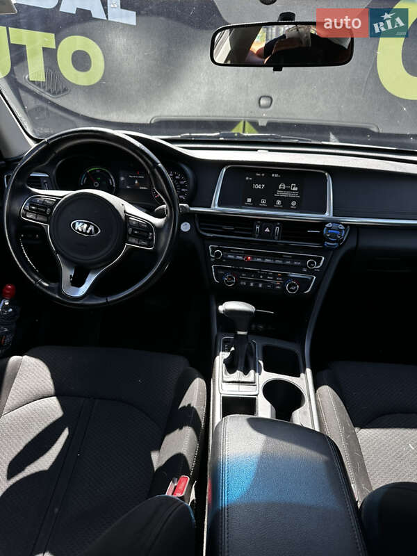 Седан Kia Optima 2016 в Львові