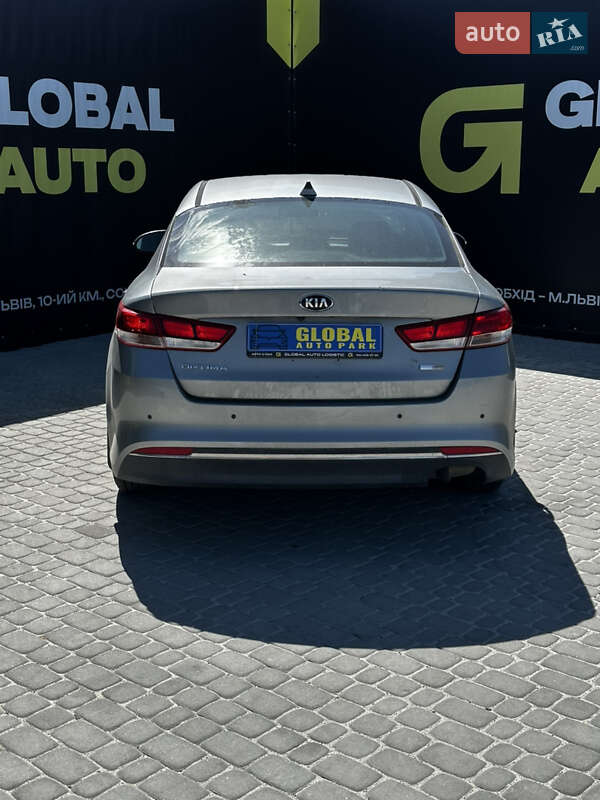 Седан Kia Optima 2016 в Львові