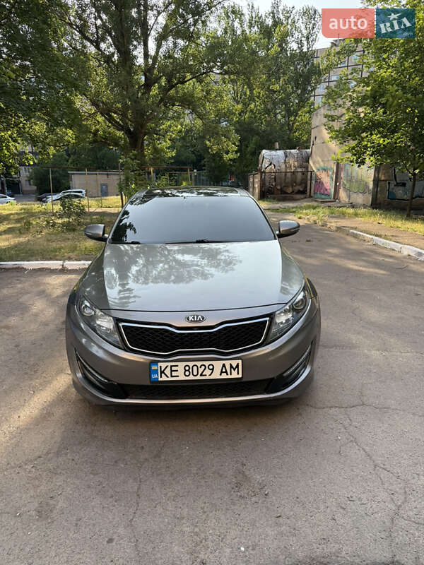 Седан Kia Optima 2013 в Кривом Роге