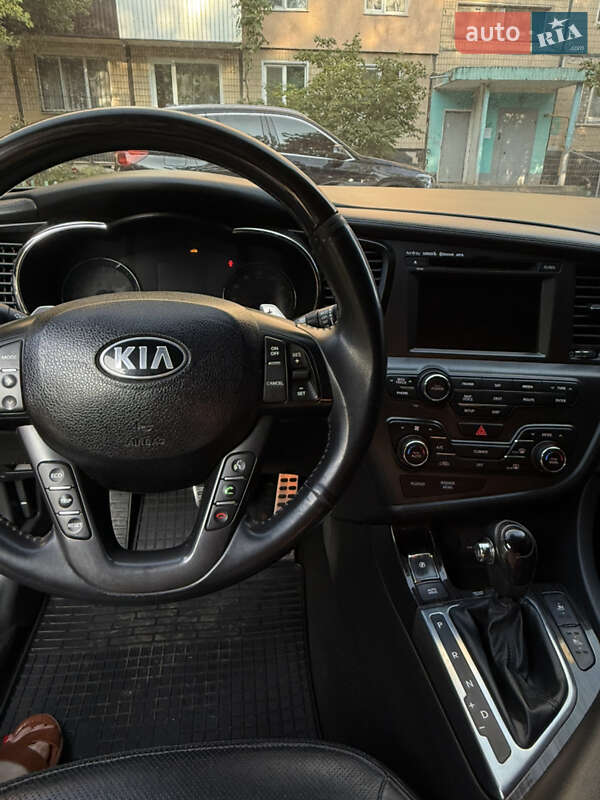 Седан Kia Optima 2013 в Кривом Роге