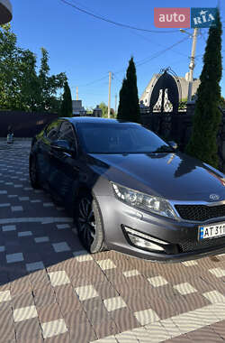 Седан Kia Optima 2011 в Надворной