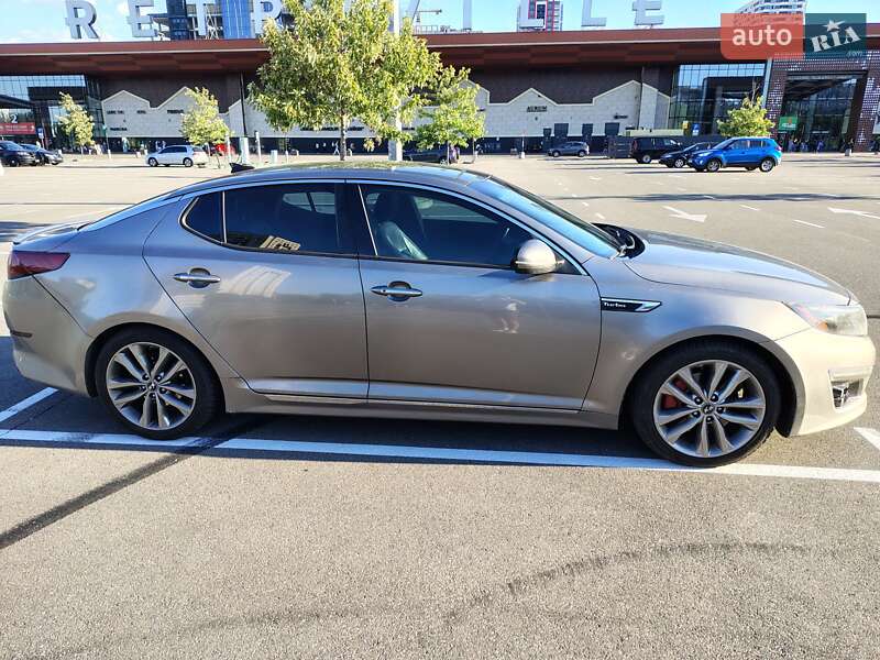 Седан Kia Optima 2013 в Киеве
