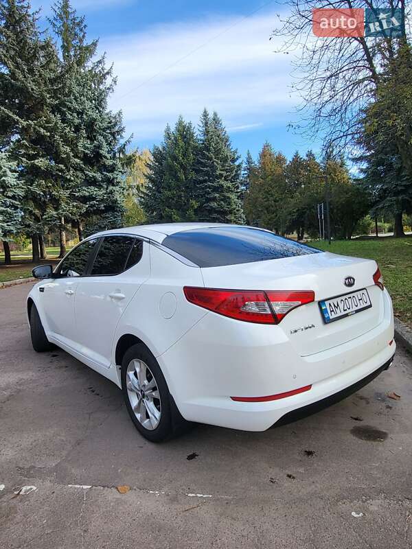 Седан Kia Optima 2011 в Житомире