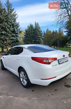 Седан Kia Optima 2011 в 