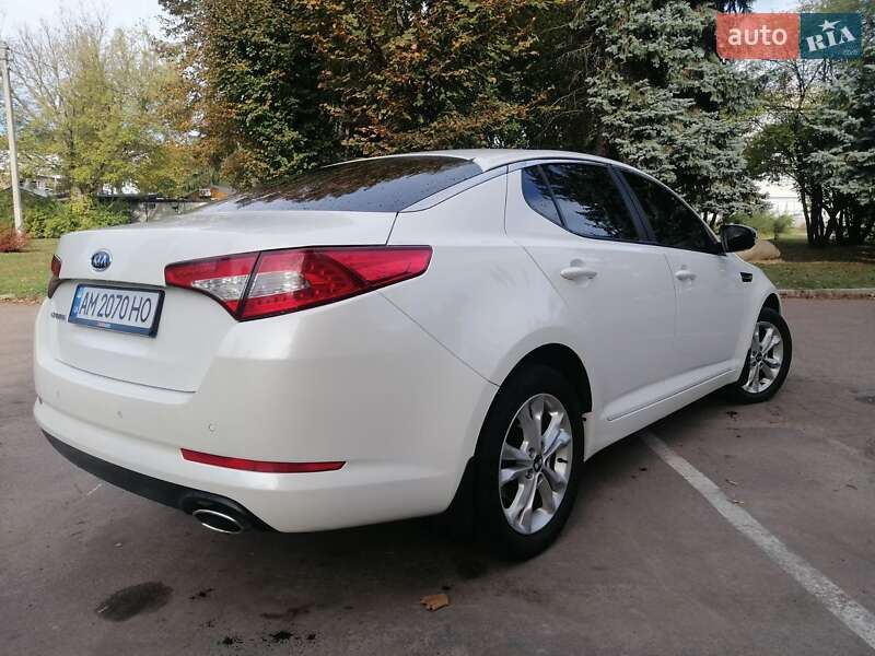 Седан Kia Optima 2011 в Житомире
