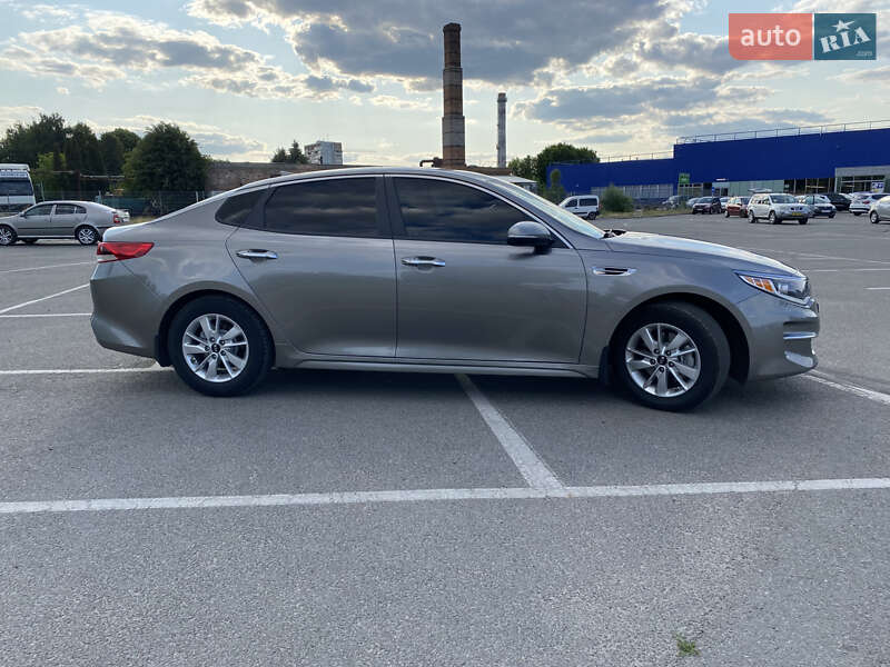 Седан Kia Optima 2017 в Житомире