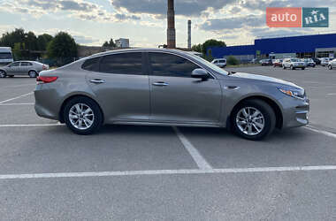 Седан Kia Optima 2017 в 