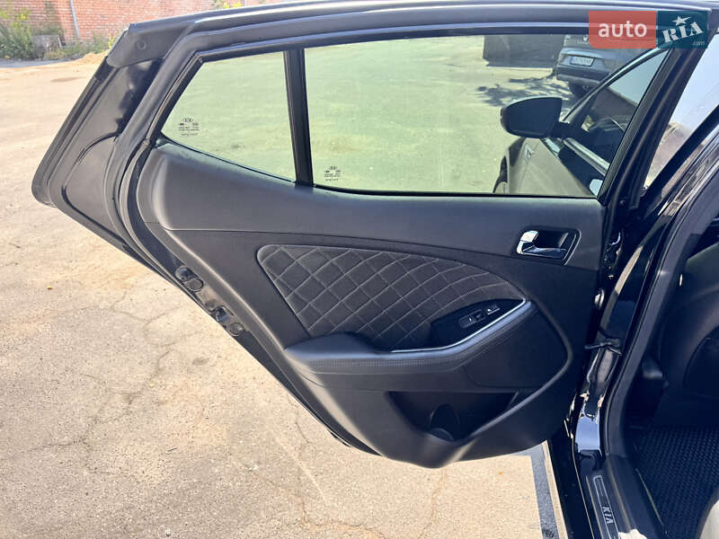 Седан Kia Optima 2013 в Калинівці