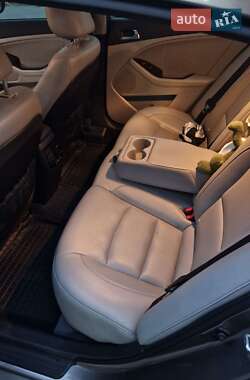 Седан Kia Optima 2014 в 