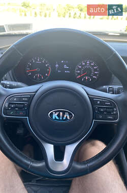 Седан Kia Optima 2016 в Золочеве