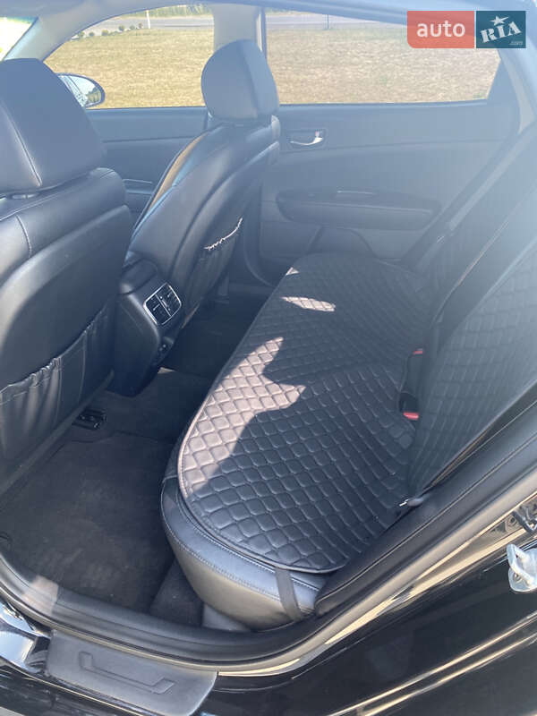 Седан Kia Optima 2016 в Золочеві