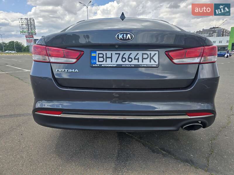 Седан Kia Optima 2016 в Одессе