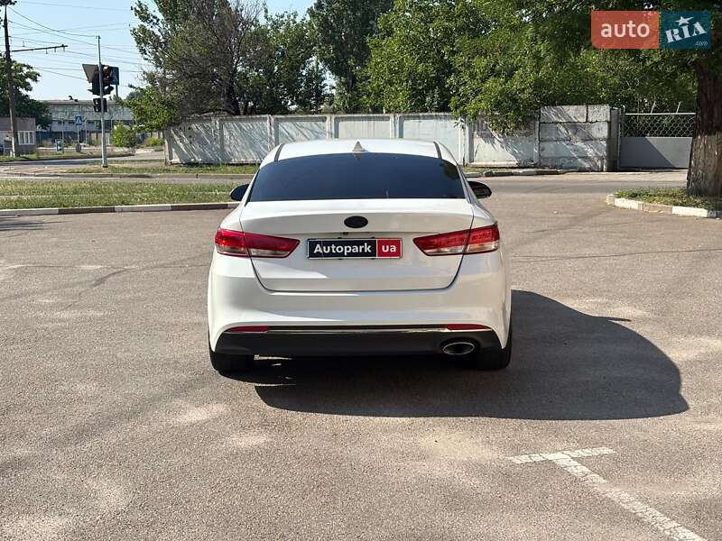 Седан Kia Optima 2016 в Запорожье