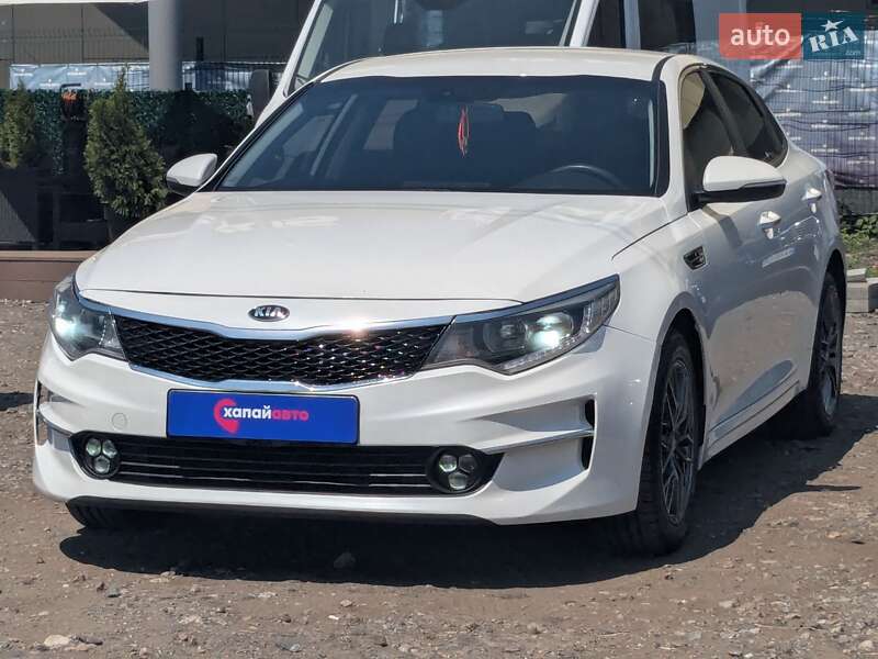 Седан Kia Optima 2017 в Киеве