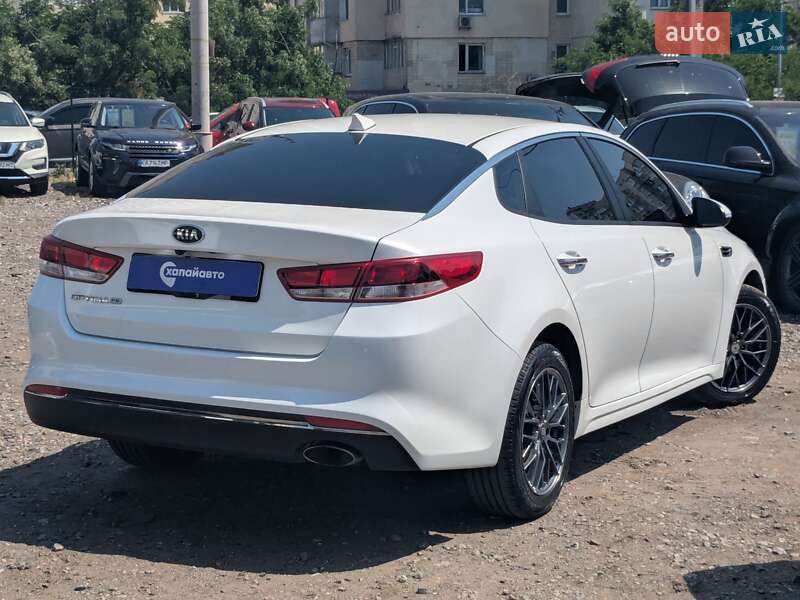 Седан Kia Optima 2017 в Киеве