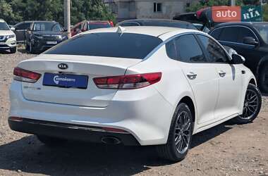 Седан Kia Optima 2017 в 