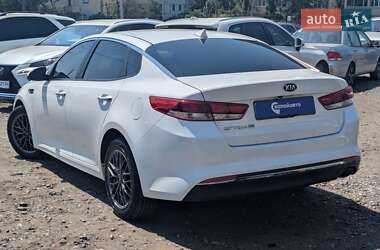 Седан Kia Optima 2017 в 