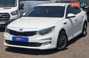 Седан Kia Optima 2017 в Киеве