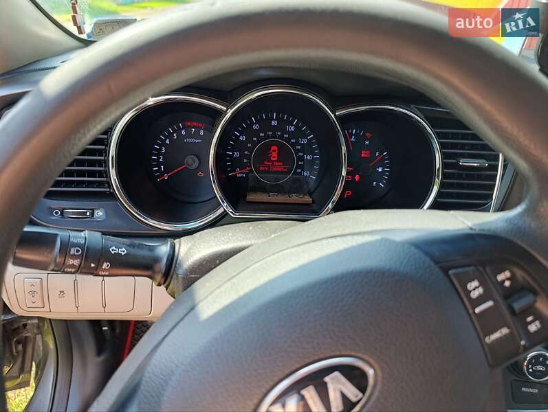 Седан Kia Optima 2013 в Золотоноше