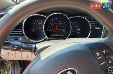 Седан Kia Optima 2013 в 