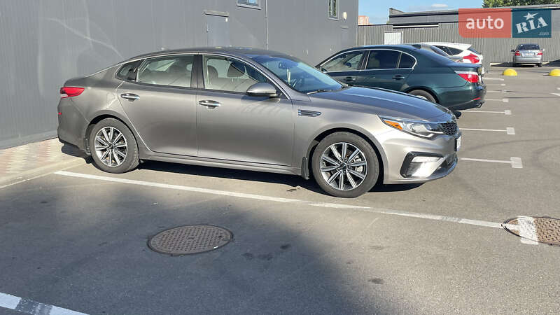 Седан Kia Optima 2018 в Киеве