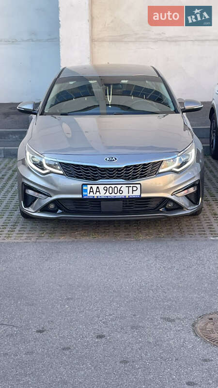 Седан Kia Optima 2018 в Киеве