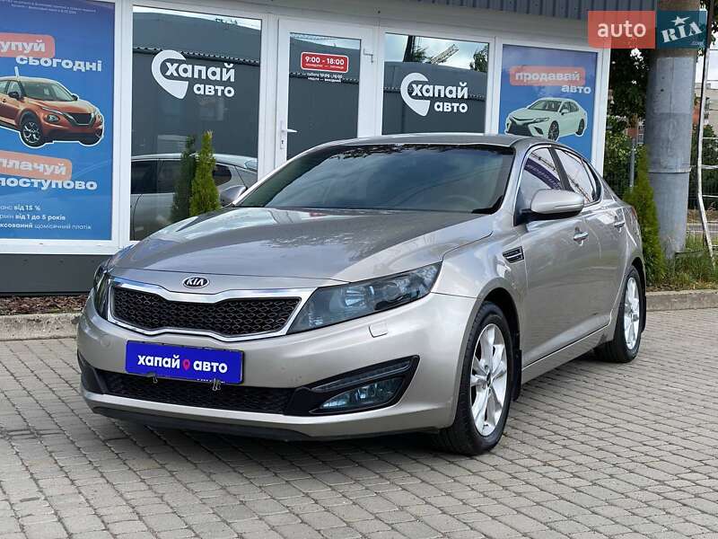 Седан Kia Optima 2012 в Львове