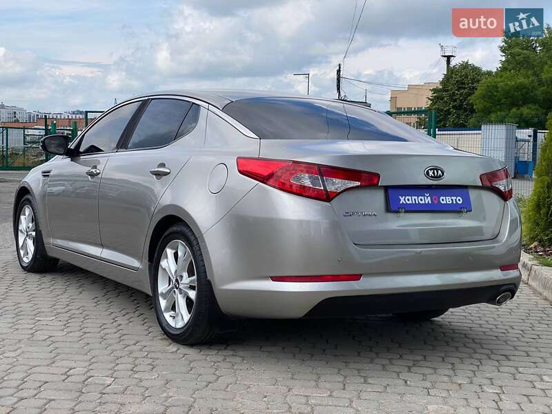 Седан Kia Optima 2012 в Львове