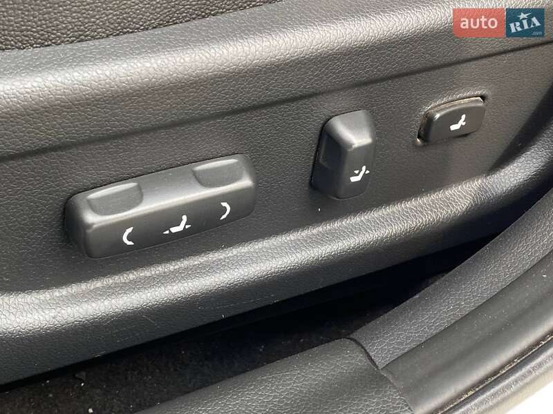 Седан Kia Optima 2012 в Львове