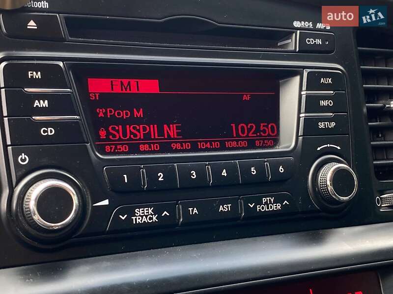Седан Kia Optima 2012 в Львове
