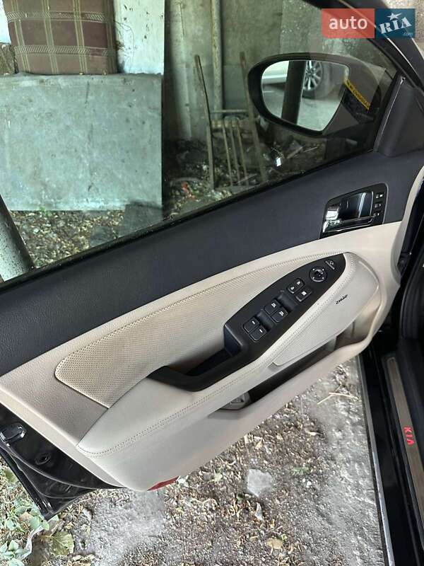 Седан Kia Optima 2013 в Одесі
