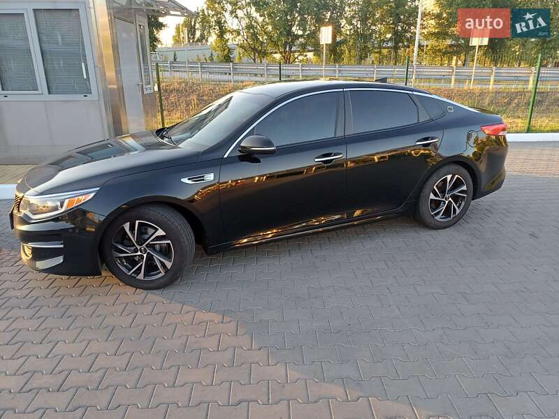 Седан Kia Optima 2017 в Києві