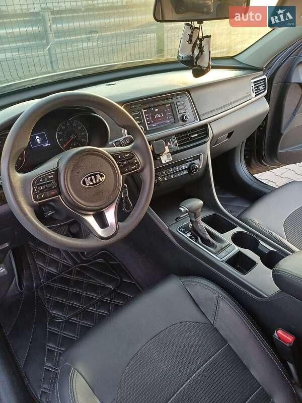 Седан Kia Optima 2017 в Києві