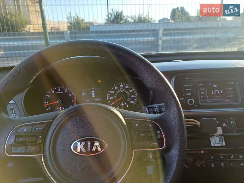 Седан Kia Optima 2017 в Києві
