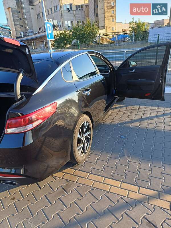 Седан Kia Optima 2017 в Києві