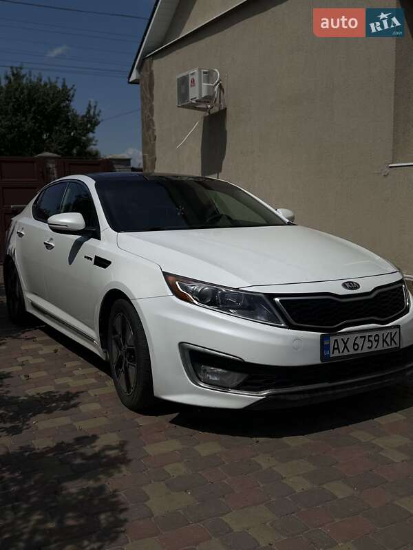 Седан Kia Optima 2013 в Харькове