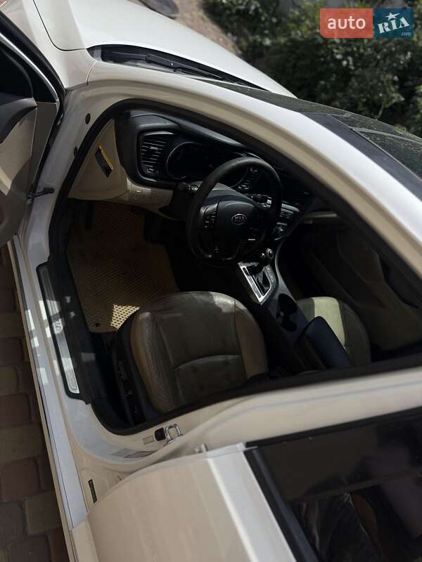 Седан Kia Optima 2013 в Харькове